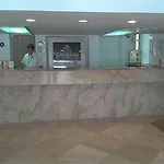 Grove Отель 2*