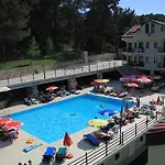 Grove Отель 2*